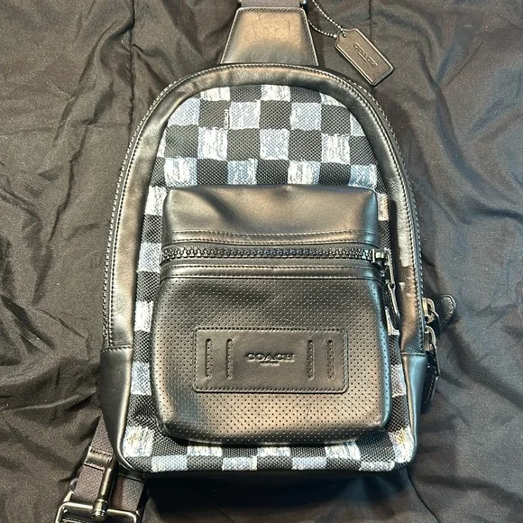 Coach Charles Pack - Picture 1 of 5